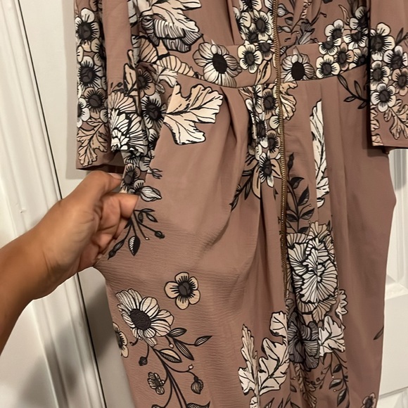 Dusty rose floral maxi dress with tulip-ish skirt - Picture 4 of 4